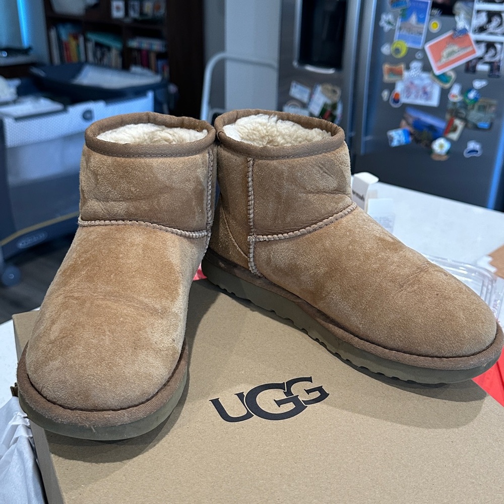 Mini Womans Ugg Boot - image 1